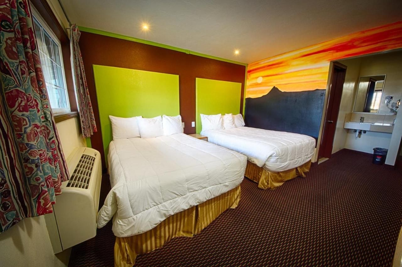 Budget Inn 8