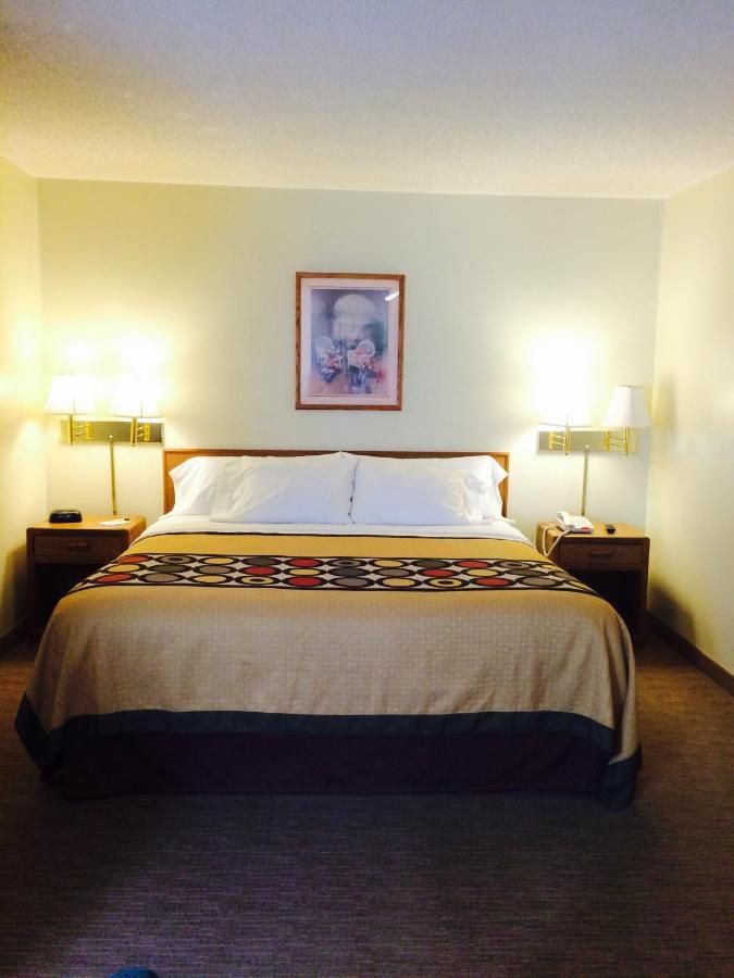 Brookshire Inn 8