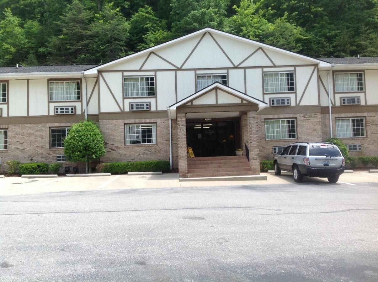 Brookshire Inn 6