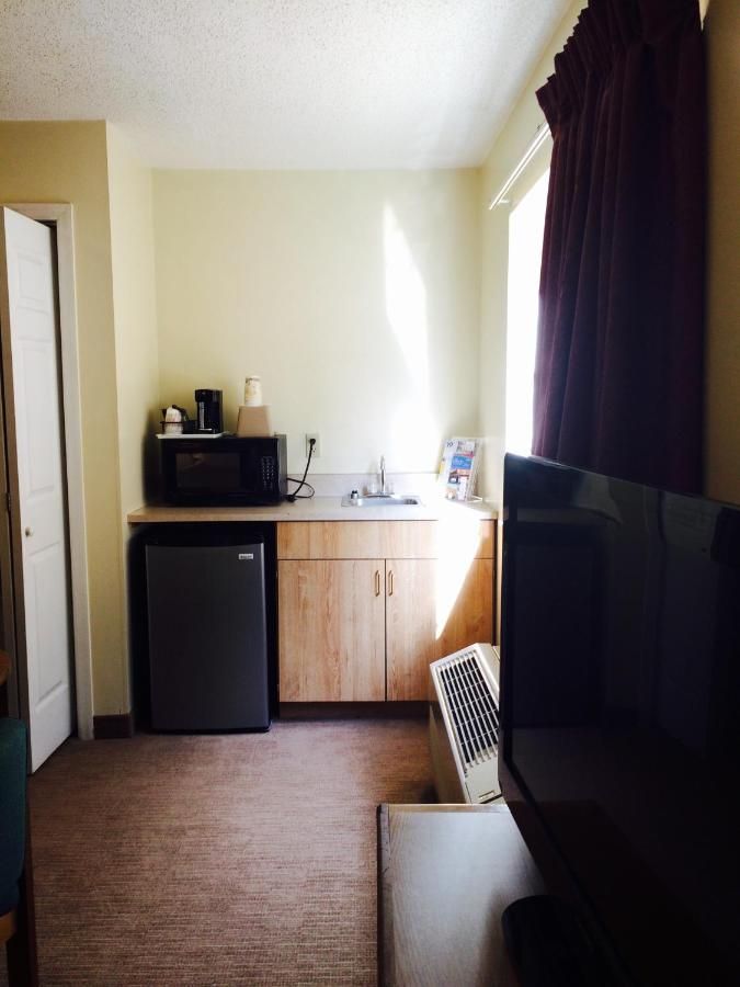 Brookshire Inn 7