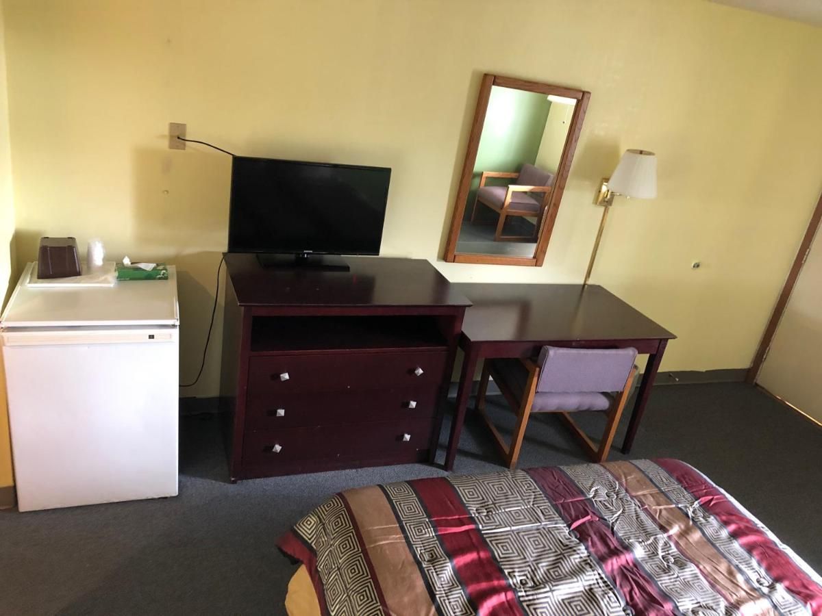 Salt Creek Inn 10