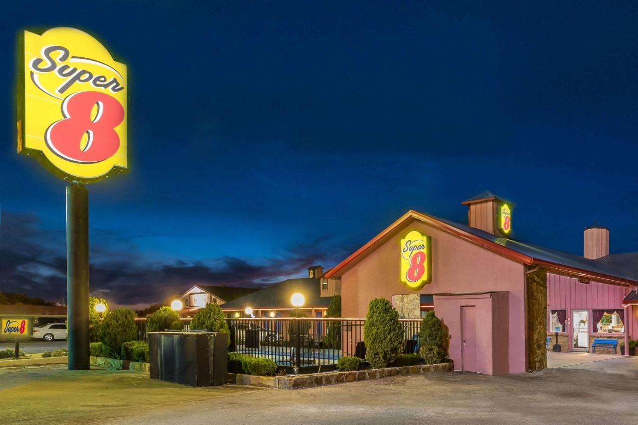 Super 8 by Wyndham Eastland 8