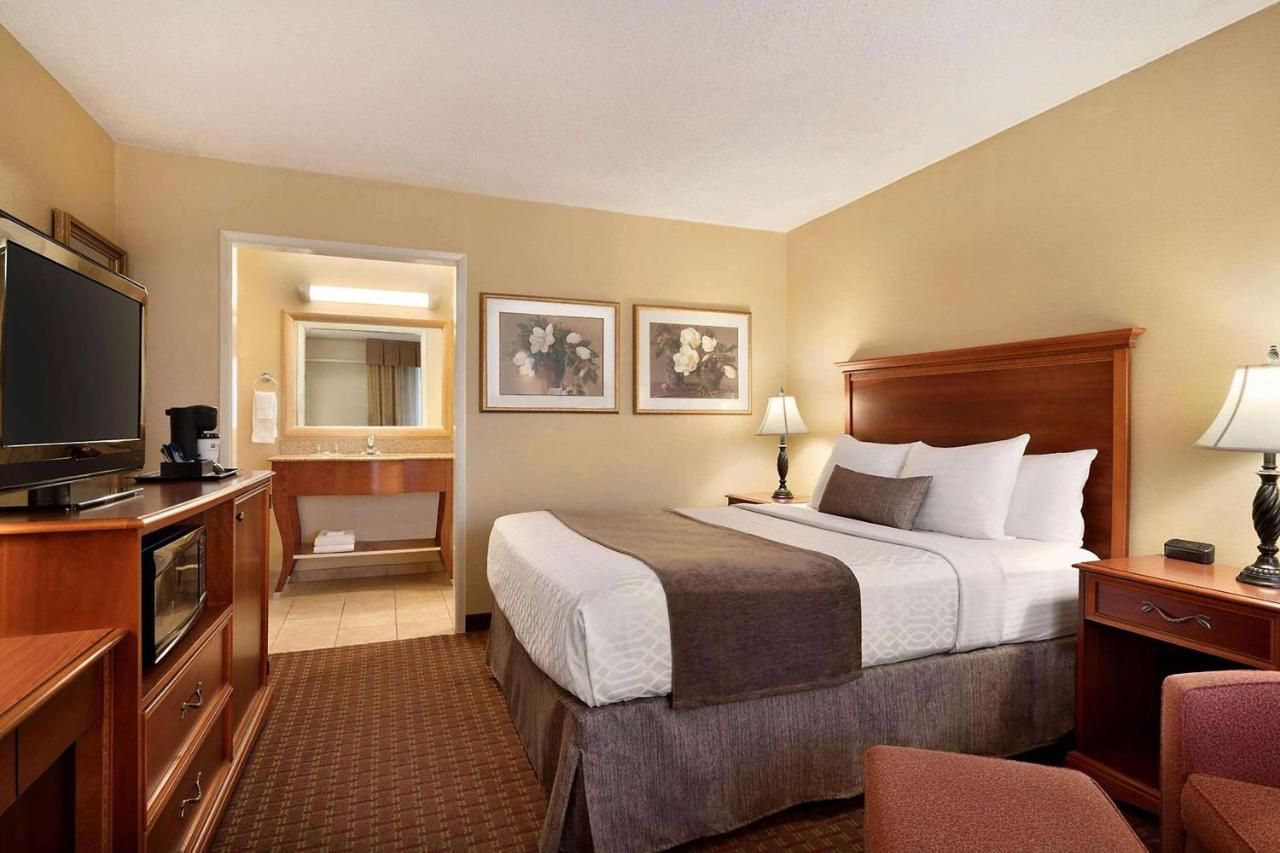 Days Inn by Wyndham Culpeper 8