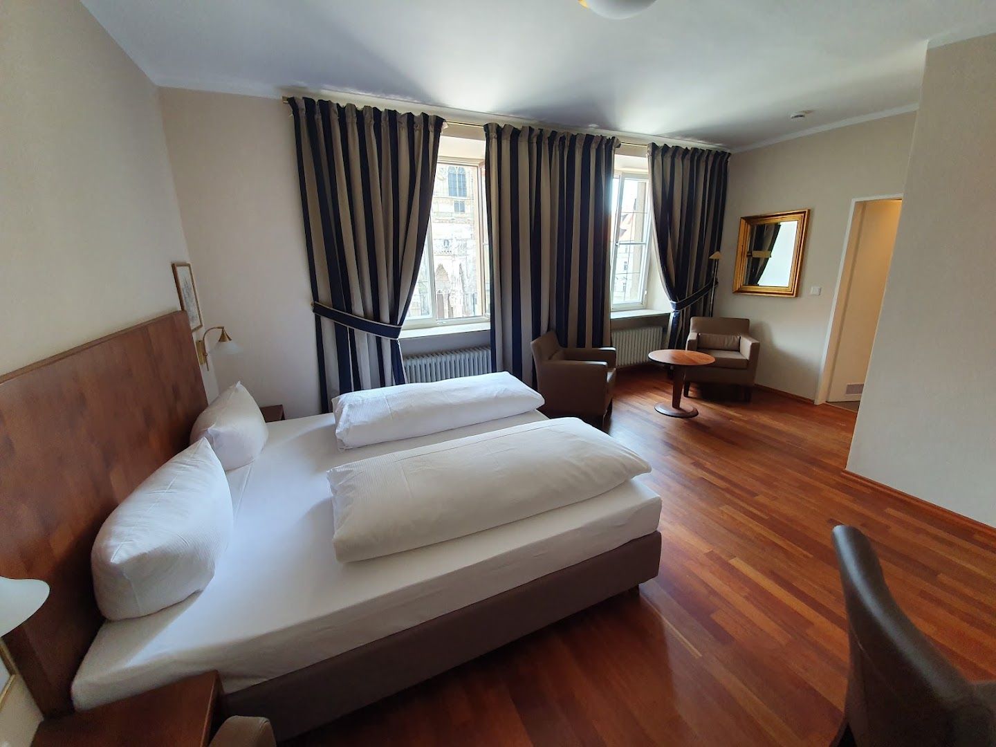 Hotel Kaiserhof am Dom 6