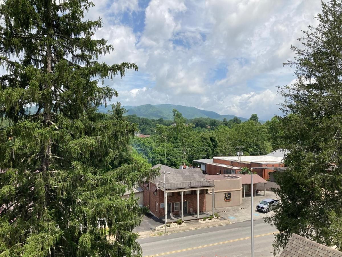 Stonebrook Lodge Bryson City 6