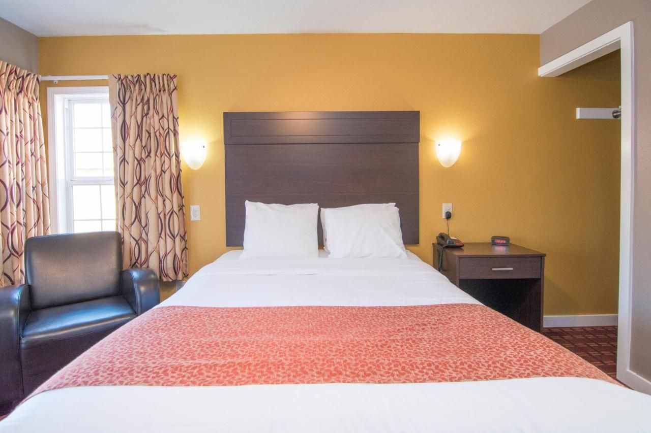 Capitol Hill Motel 8