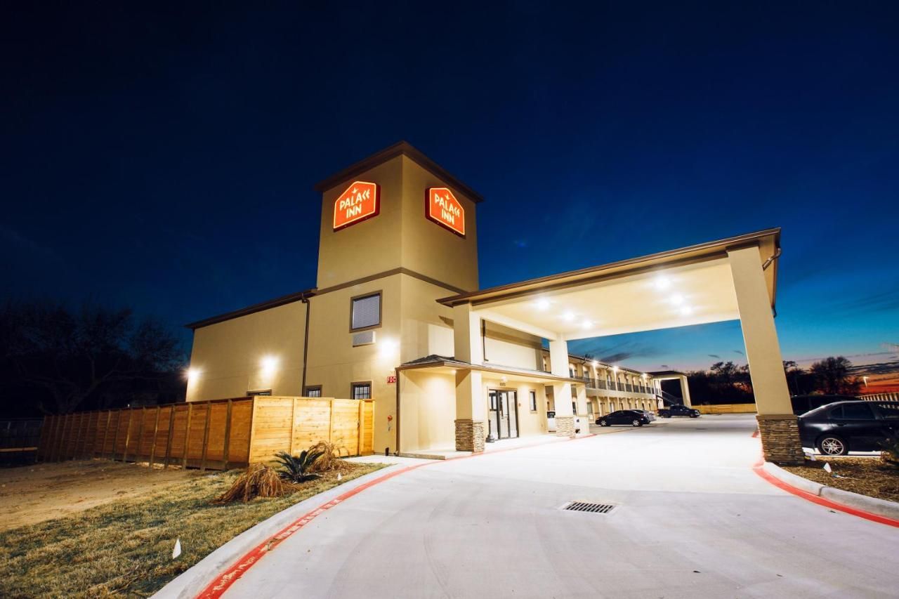 Palace Inn-529 6