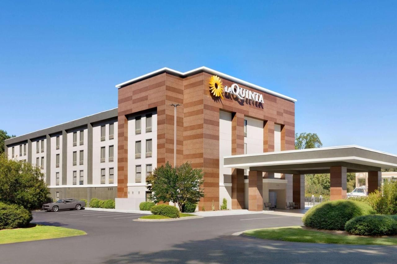La Quinta Inn & Suites by Wyndham Selma/Smithfield I-95 9